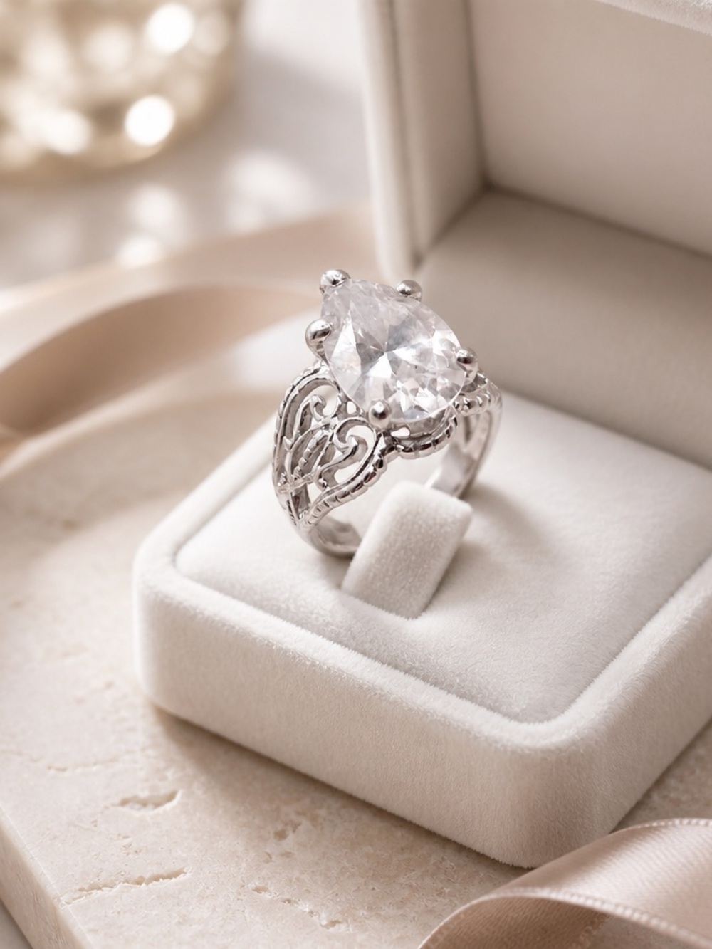 Size. 8 Sterling Silver Pear-Cut Clear CZ Statement Ring - Picture 2 of 11